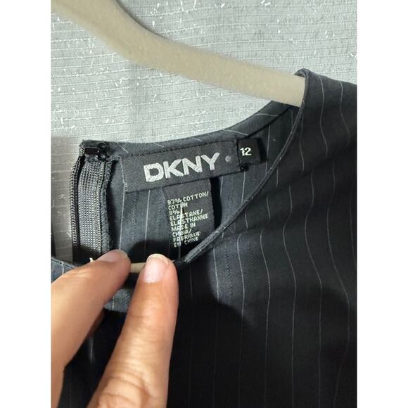 DKNY GRAY PINSTRIPE DRESS WITH BELT SIZE 12 - Picture 3 of 4